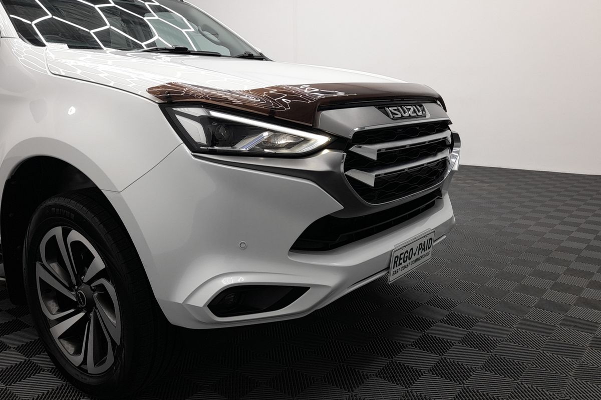 2022 Isuzu MU-X LS-T image 40