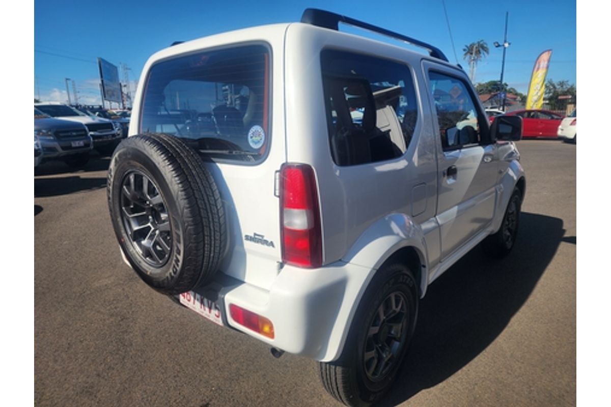 2014 Suzuki Jimny Sierra SN413 T6