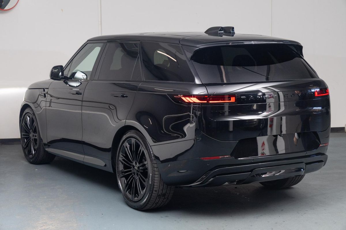 2026 Land Rover Range Rover Sport D300 Dynamic SE L461