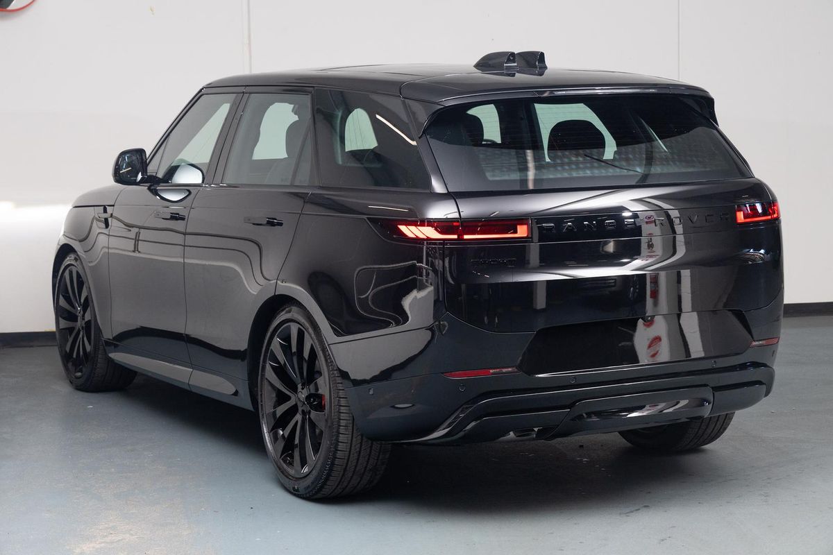 2026 Land Rover Range Rover Sport D250 Dynamic SE L461