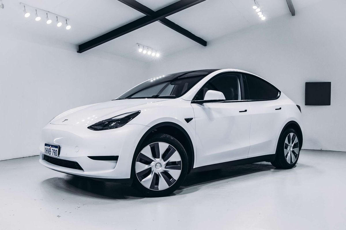 2023 Tesla Model Y Rear-Wheel Drive