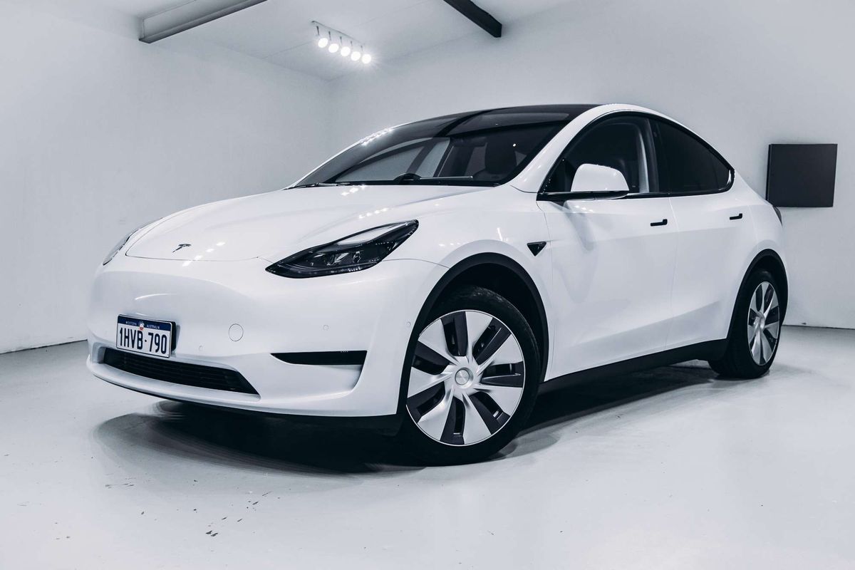 2023 Tesla Model Y Rear-Wheel Drive