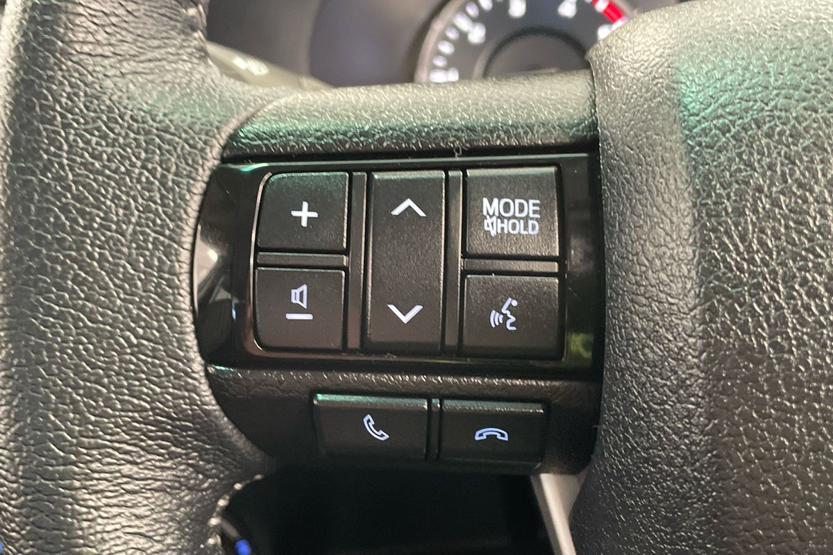 2025 Toyota Hilux SR GUN126R 4X4
