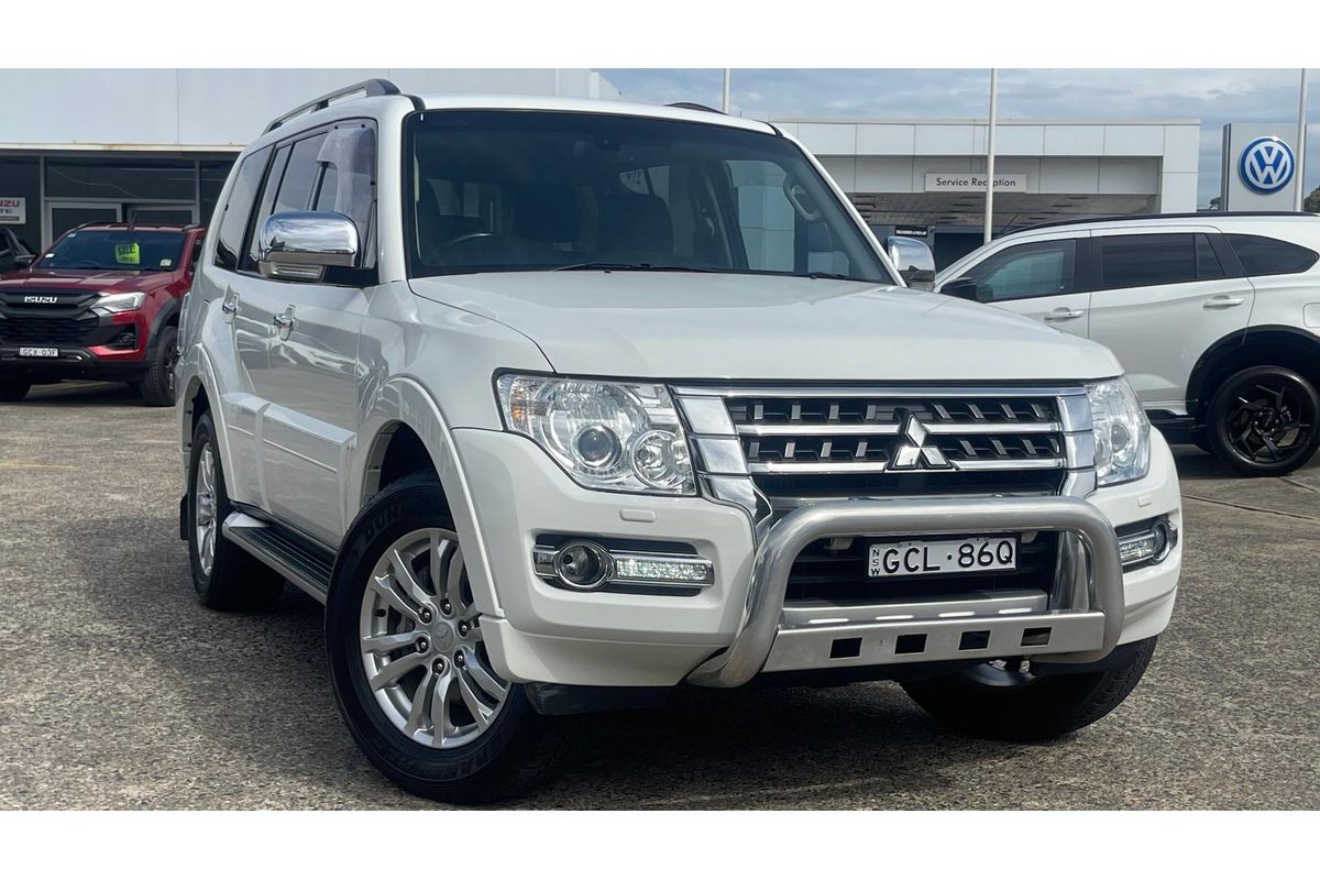 2015 Mitsubishi Pajero GLS NX