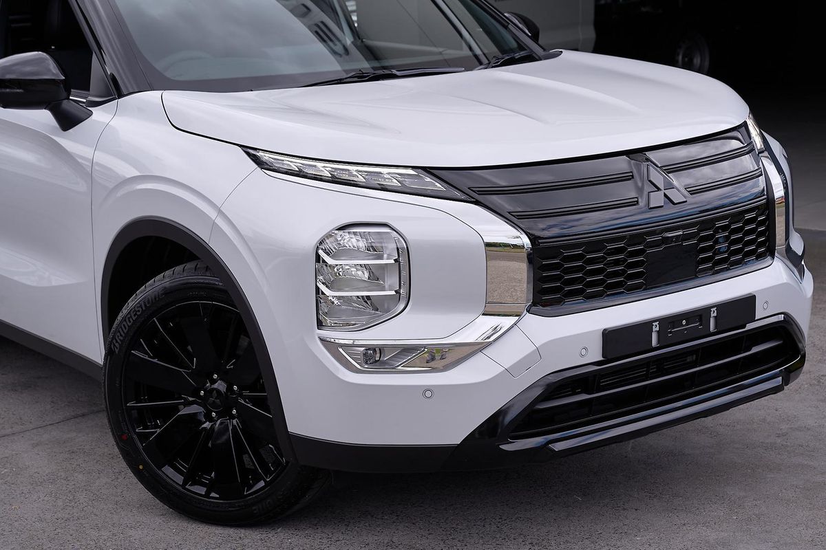 2026 Mitsubishi Outlander Black Edition ZM