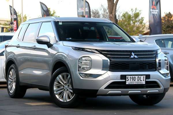 2024 Mitsubishi Outlander LS ZM