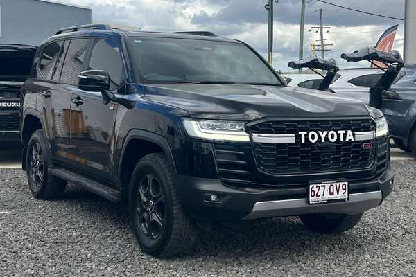 2025 Toyota Landcruiser GR Sport FJA300R