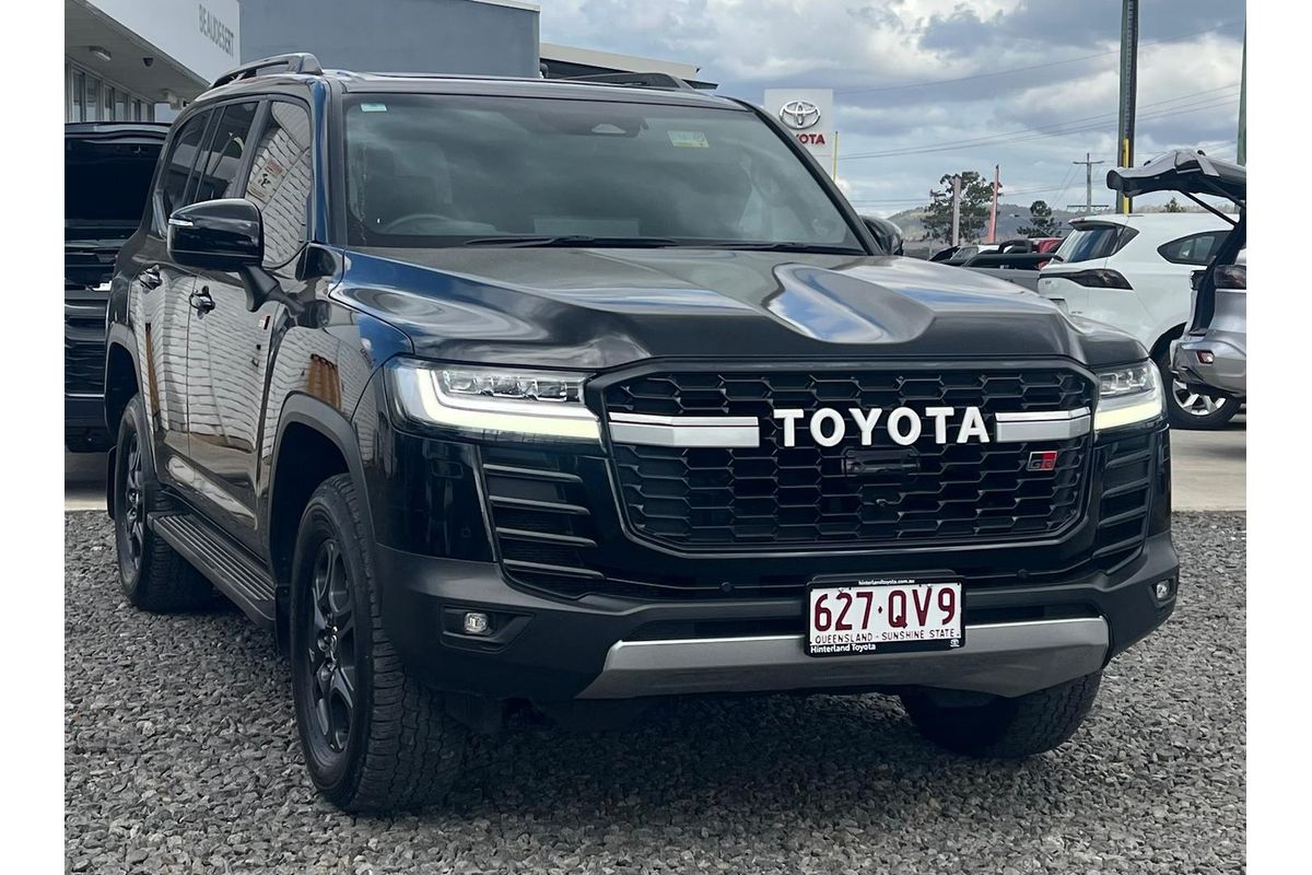 2025 Toyota Landcruiser GR Sport FJA300R