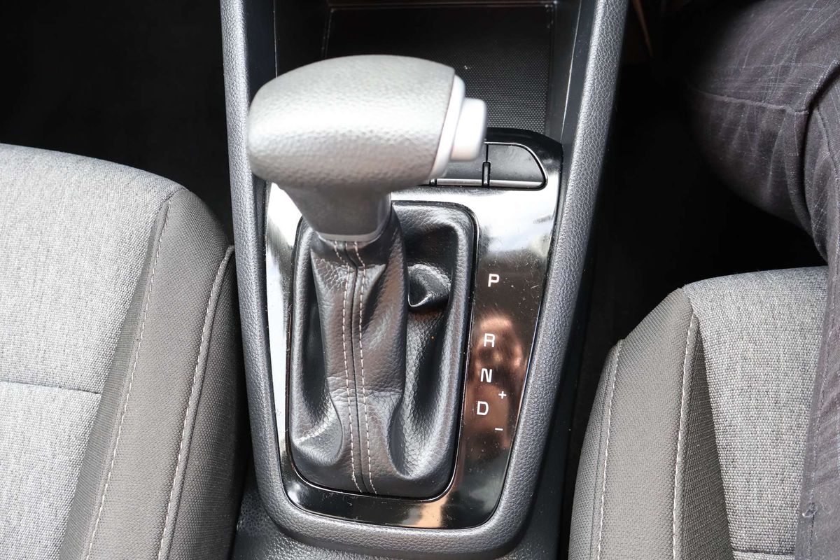 2023 Kia Stonic S YB