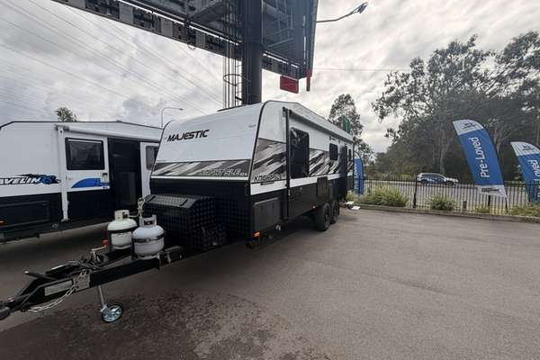 2024 Majestic KNIGHT 6.9m (23ft) SLE 22'6 Rear Club