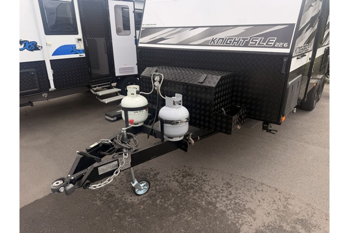 2024 Majestic KNIGHT 6.9m (23ft) SLE 22'6 Rear Club
