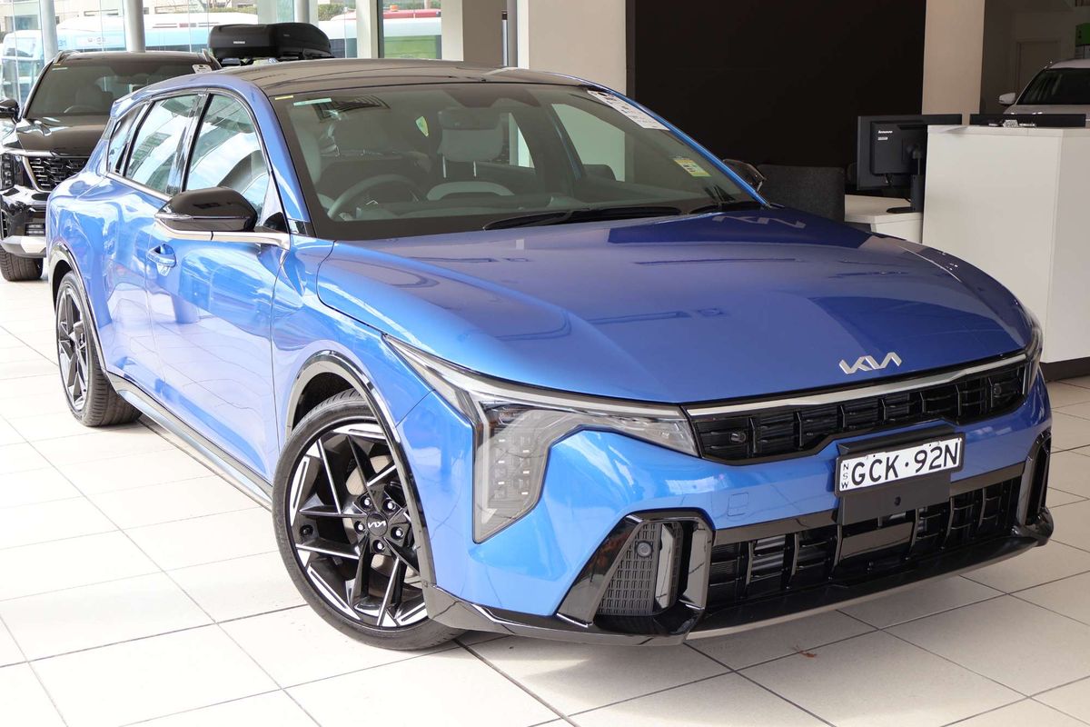 2025 Kia K4 GT-Line CL4m