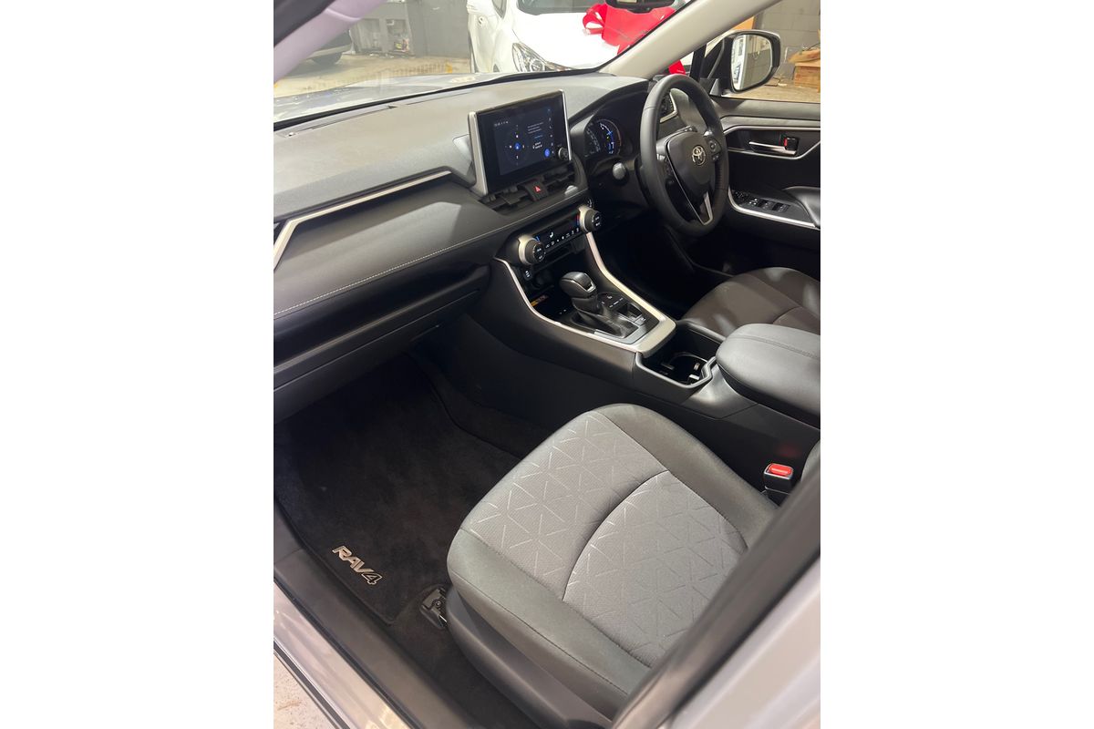 2024 Toyota RAV4 GXL AXAH52R image 11