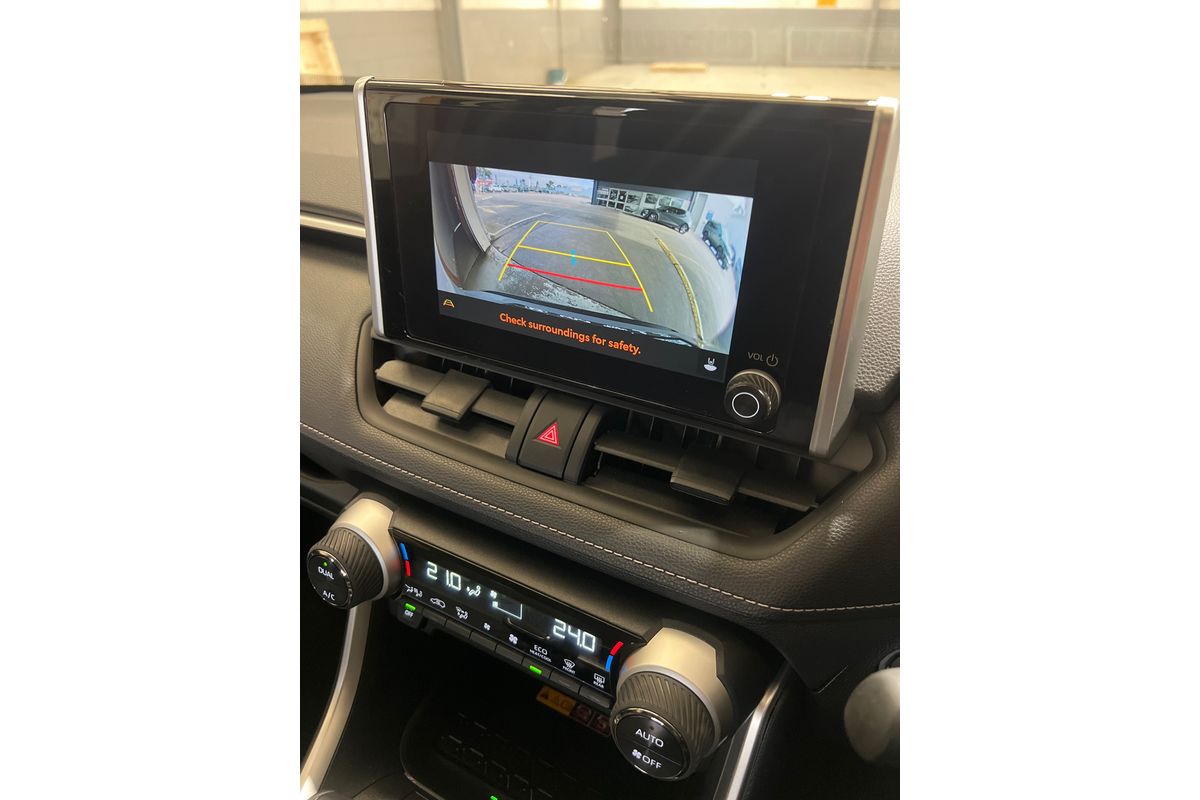 2024 Toyota RAV4 GXL AXAH52R image 16