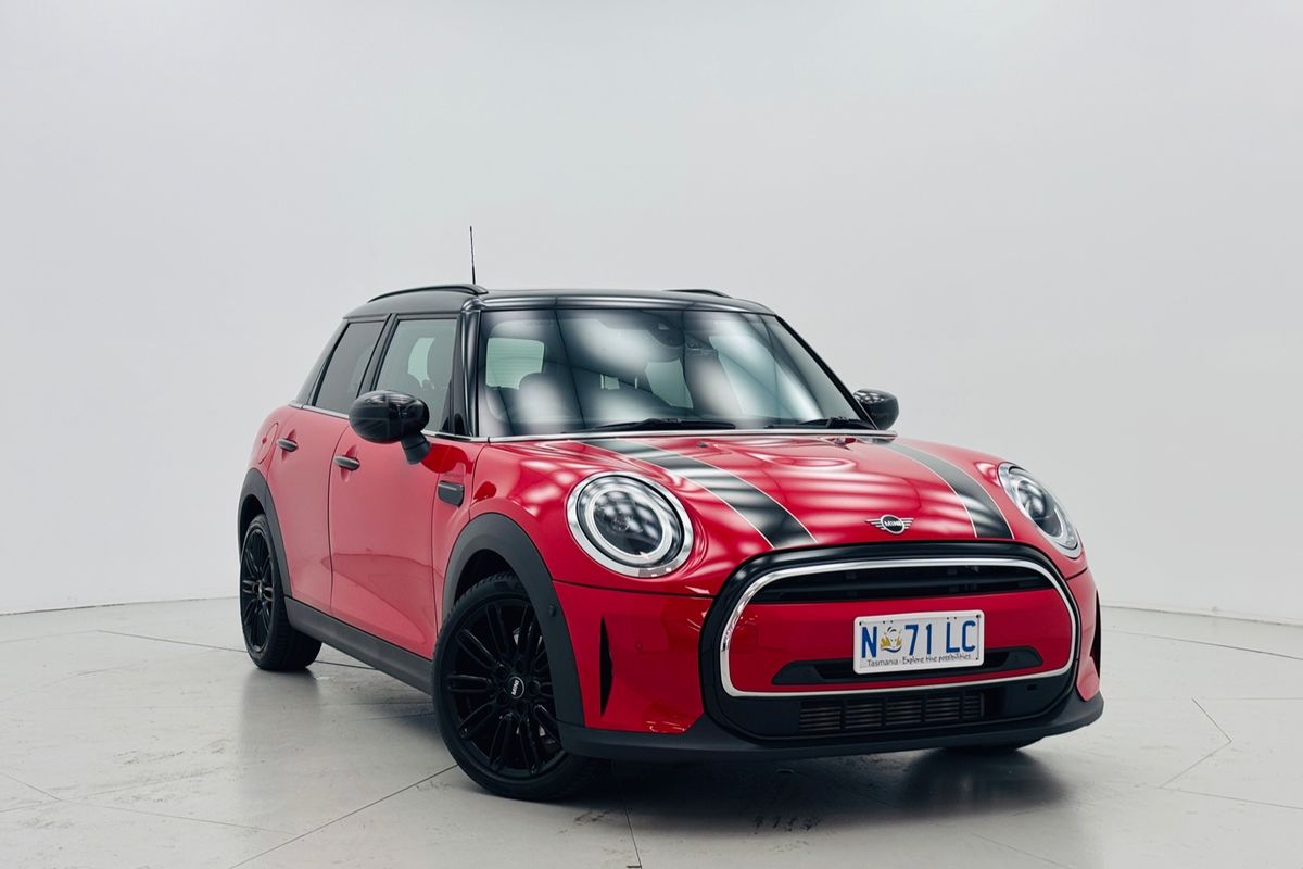 2021 MINI 5D HATCH Cooper MINI Yours F55 LCI-2