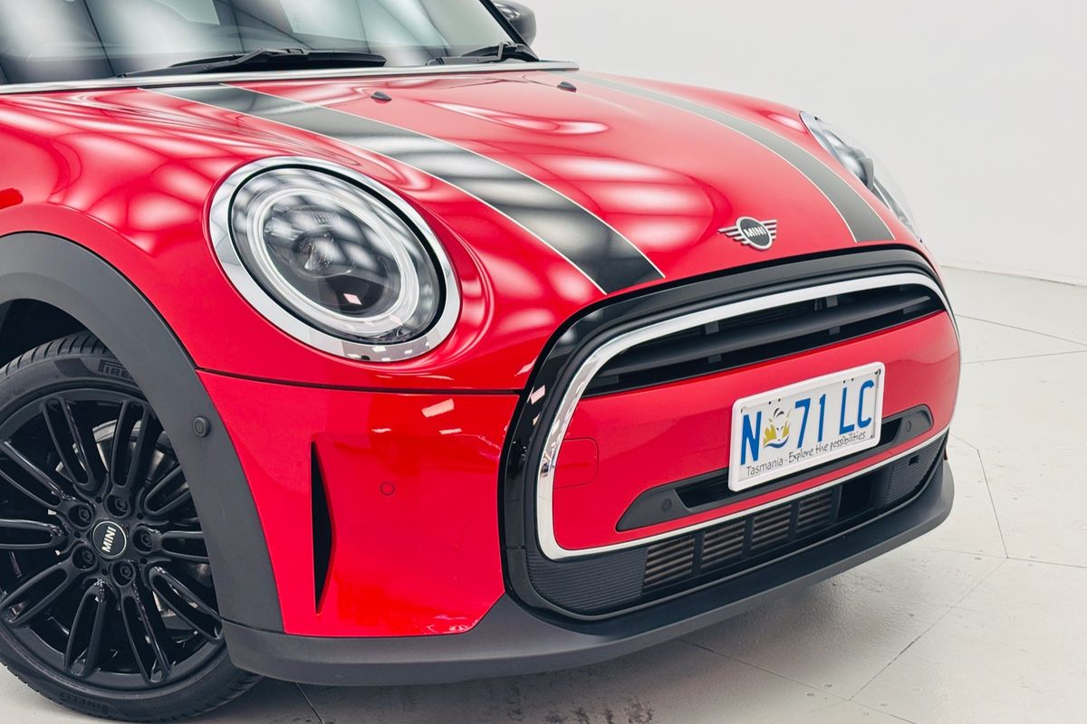 2021 MINI 5D HATCH Cooper MINI Yours F55 LCI-2