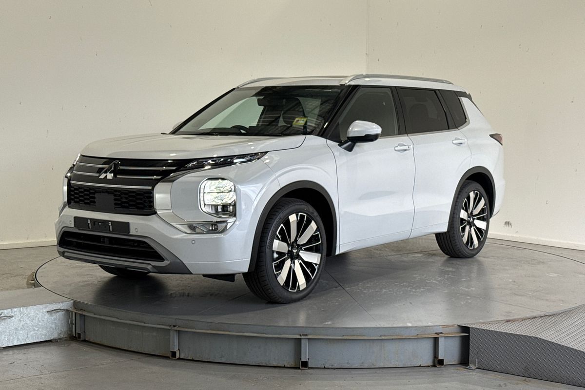 2026 Mitsubishi Outlander Exceed ZM