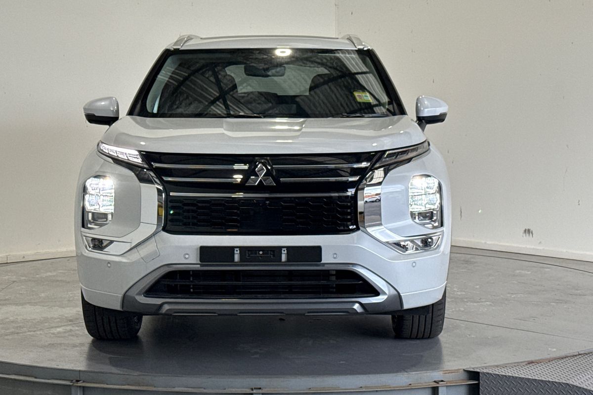 2026 Mitsubishi Outlander Exceed ZM