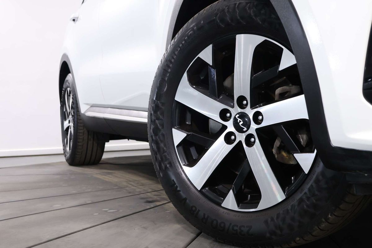 2023 Kia Sorento Sport MQ4