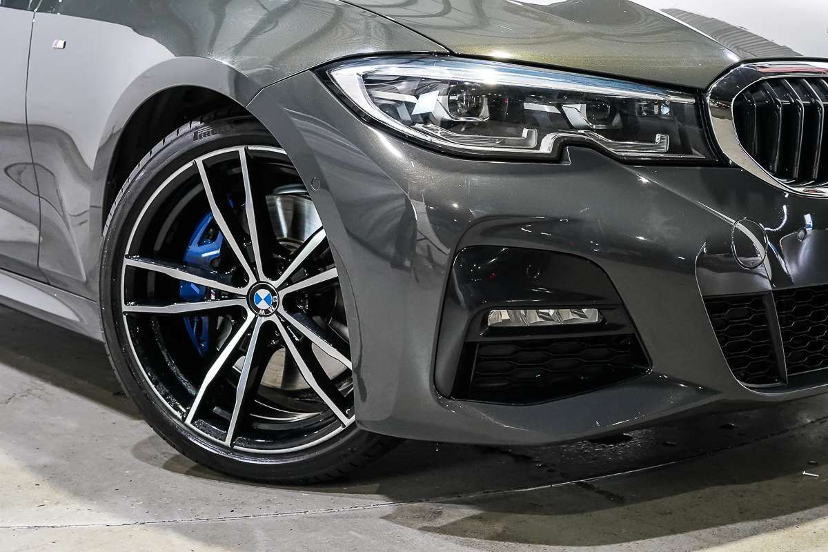2019 BMW 3 Series 330i Luxury Line G20