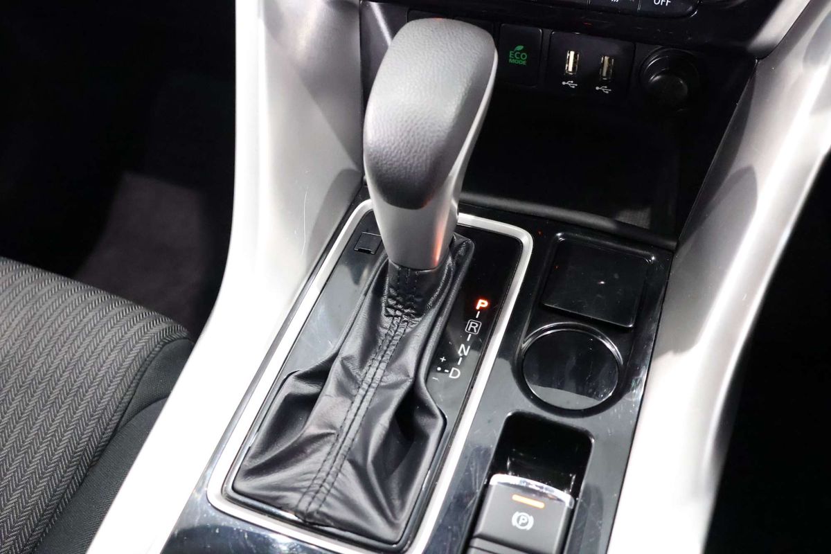 2023 Mitsubishi Eclipse Cross LS YB