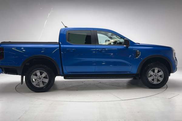 2022 Ford Ranger XLT 4X4 3.0L thumb-8