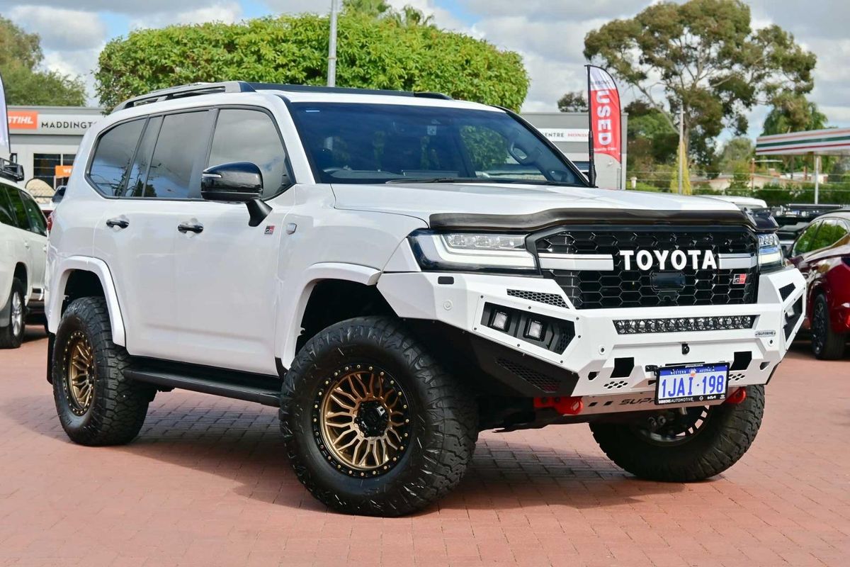 2024 Toyota Landcruiser GR Sport FJA300R