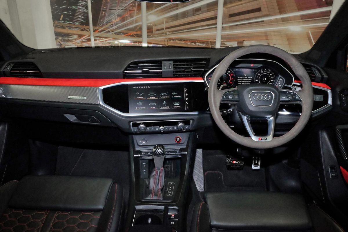 2021 Audi RS Q3 F3 image 8
