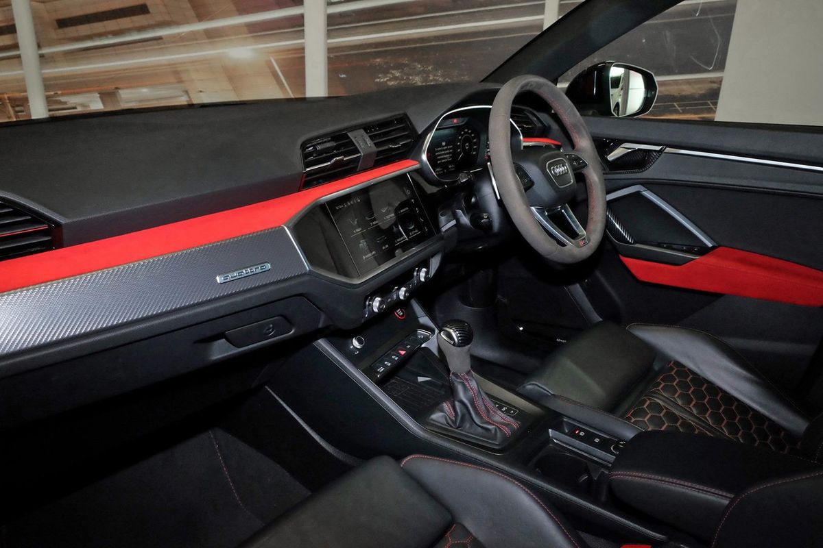 2021 Audi RS Q3 F3 image 9