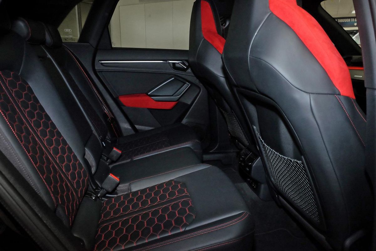 2021 Audi RS Q3 F3 image 10