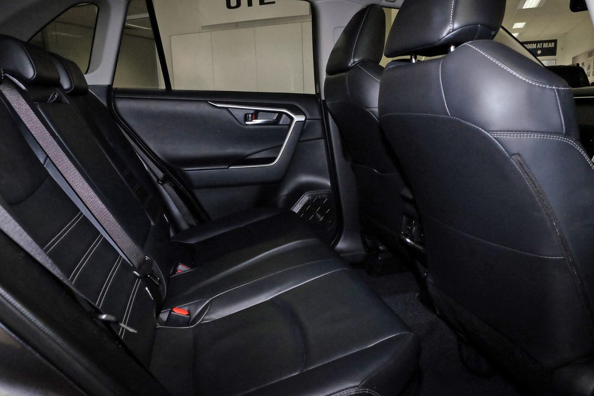 2020 Toyota RAV4 Cruiser AXAH52R image 10