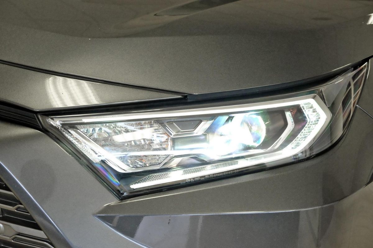 2020 Toyota RAV4 Cruiser AXAH52R image 19