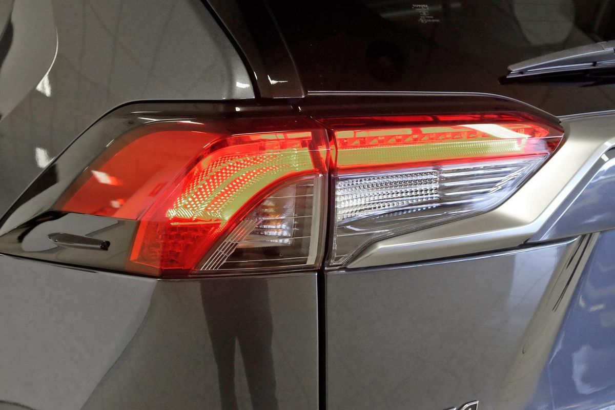 2020 Toyota RAV4 Cruiser AXAH52R image 21