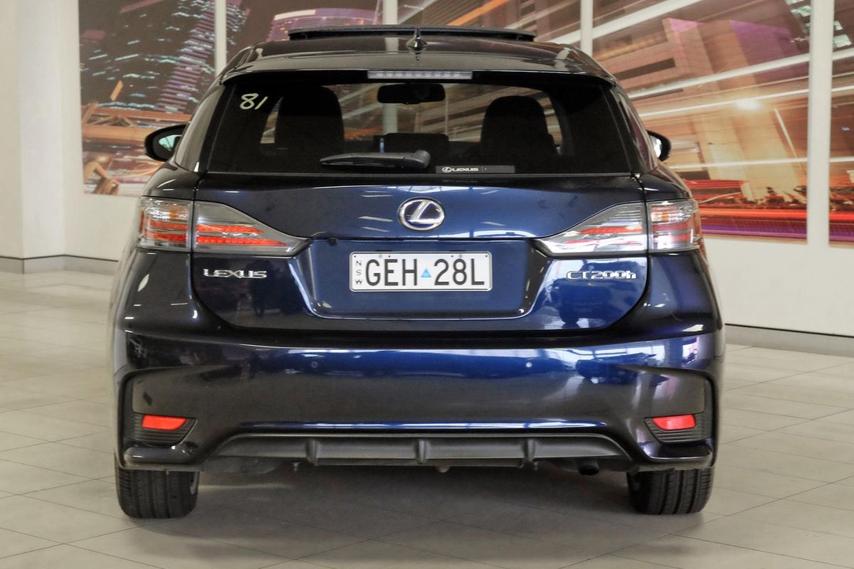 2016 Lexus CT CT200h Sports Luxury ZWA10R image 5