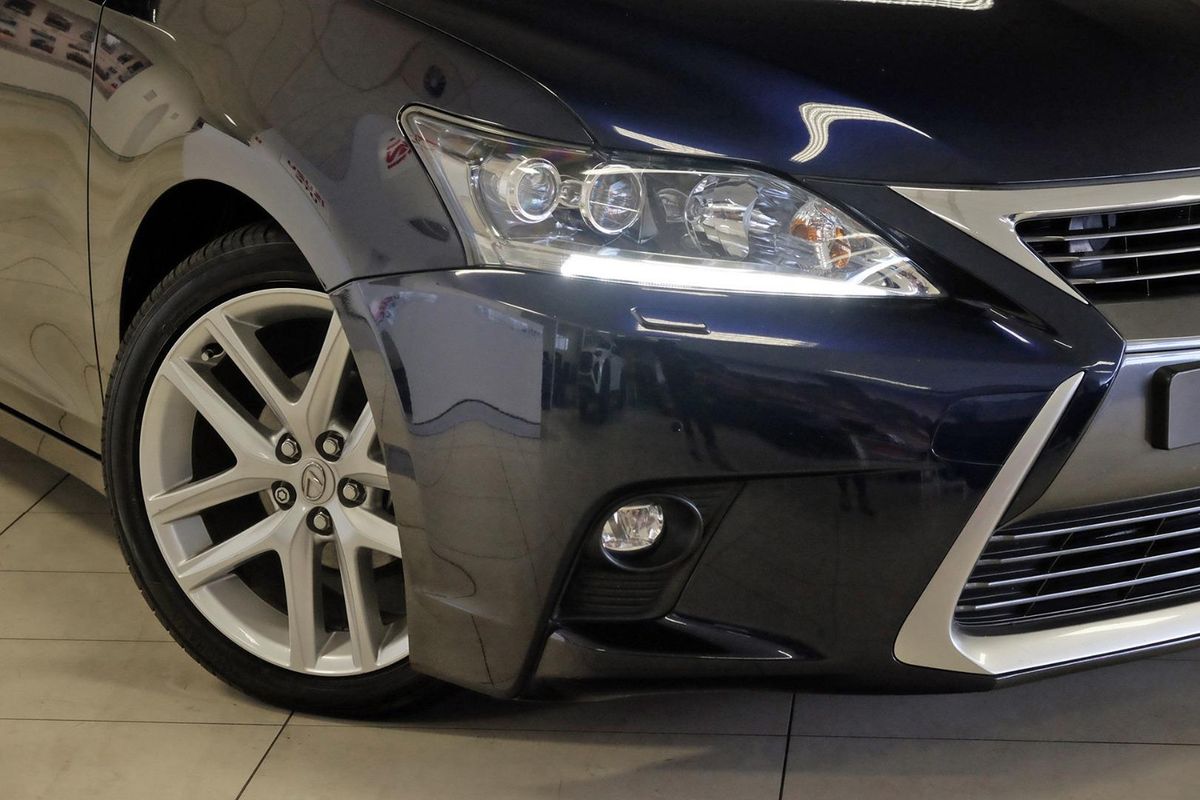 2016 Lexus CT CT200h Sports Luxury ZWA10R image 6
