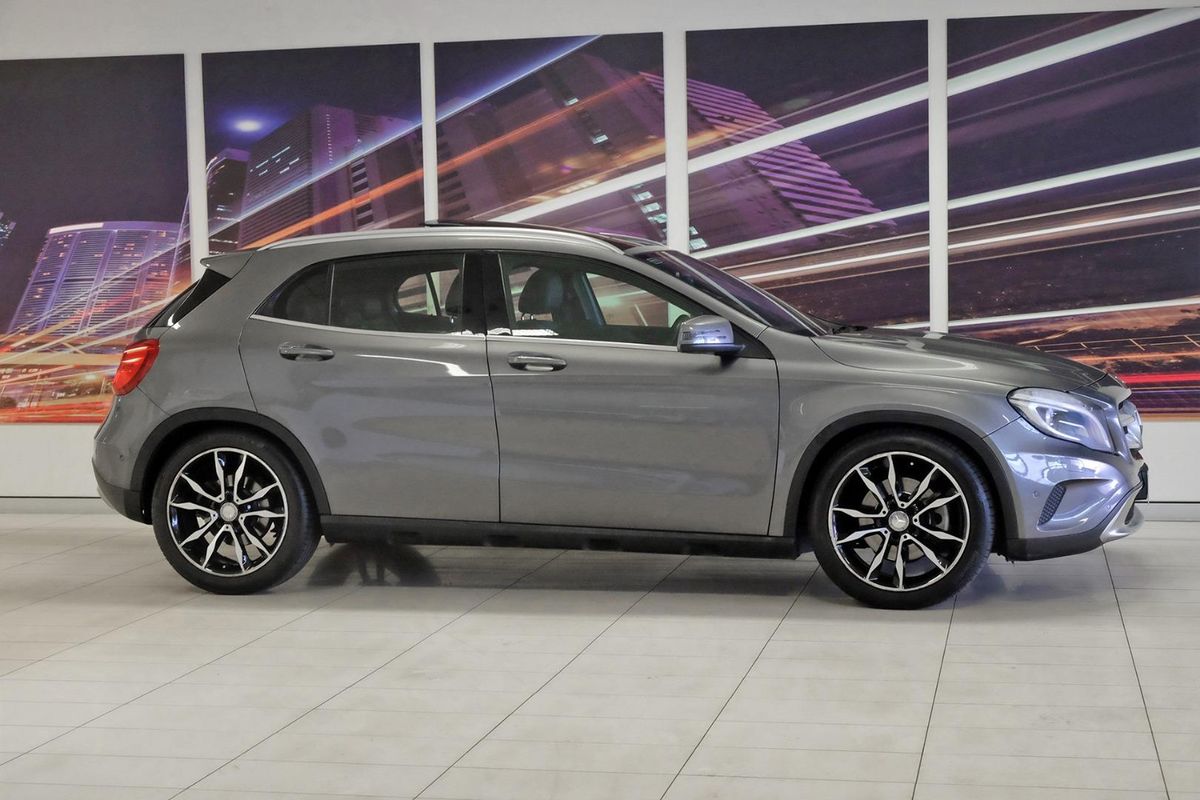 2016 Mercedes-Benz GLA-Class GLA250 X156 image 3