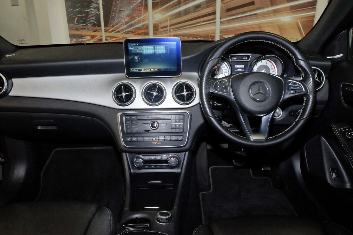 2016 Mercedes-Benz GLA-Class GLA250 X156 image 8