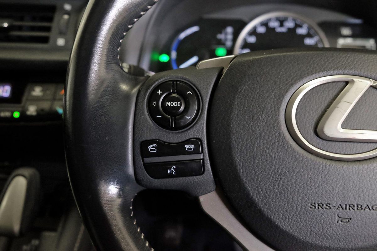 2016 Lexus CT CT200h Sports Luxury ZWA10R image 15