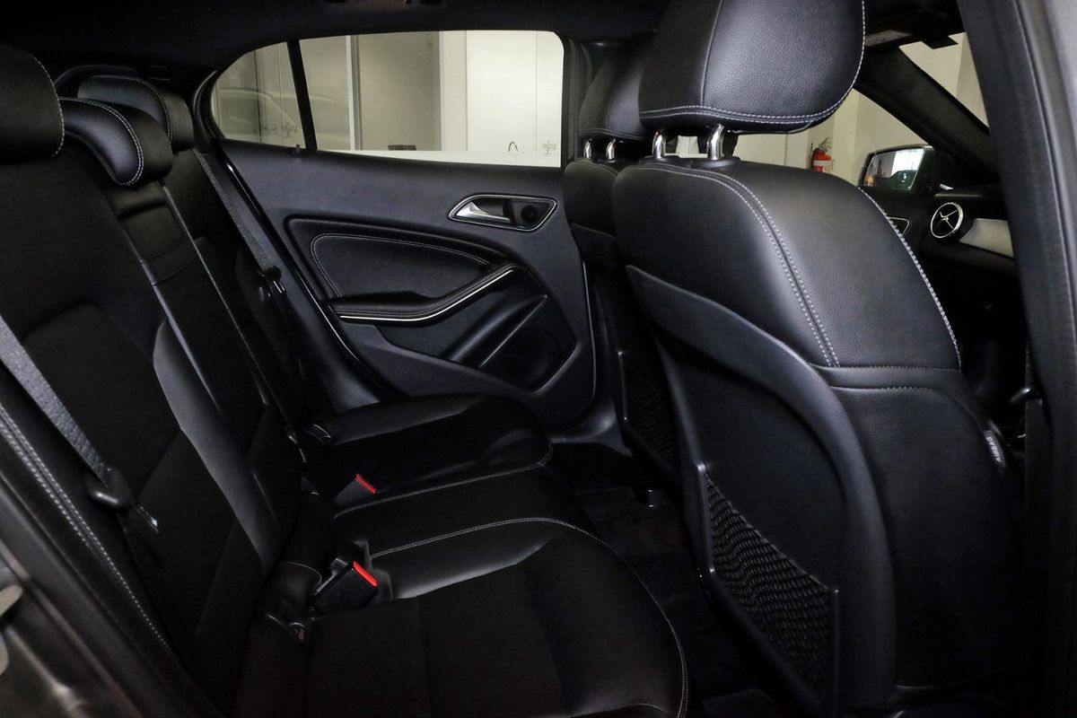 2016 Mercedes-Benz GLA-Class GLA250 X156 image 10