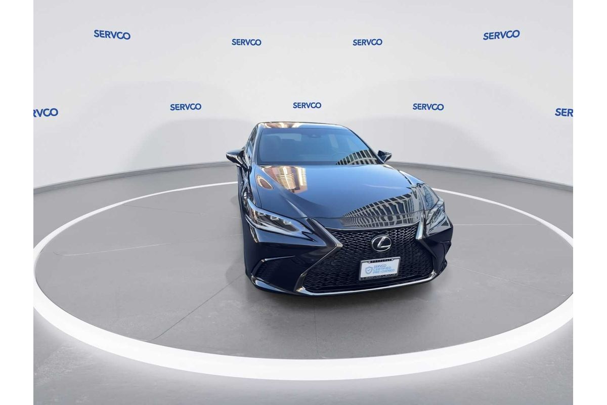 2024 Lexus ES F SPORT Handling