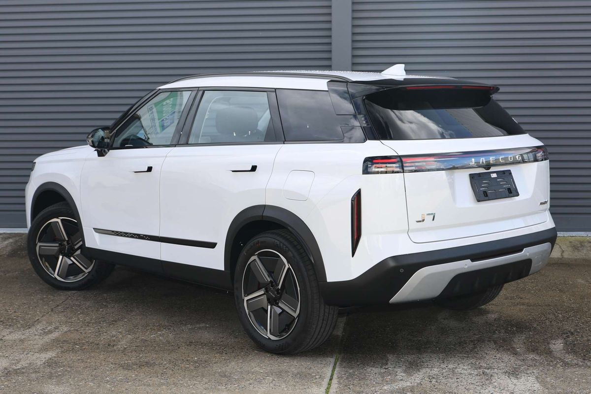 2026 OMODA JAECOO J7 SHS Track