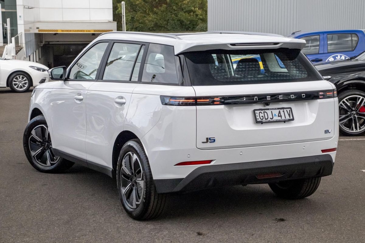 2026 OMODA JAECOO J5 EV Summit