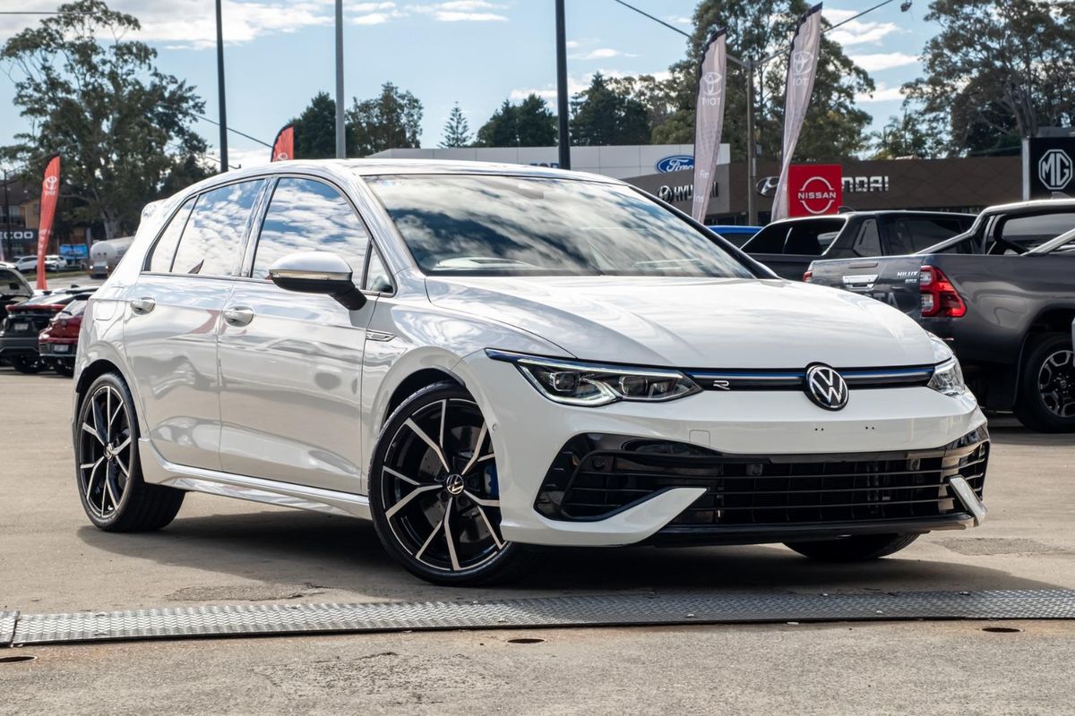 2023 Volkswagen Golf R 8