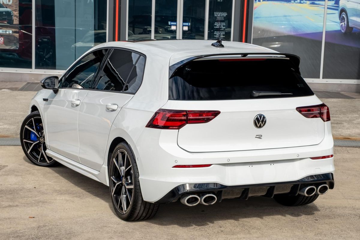 2023 Volkswagen Golf R 8