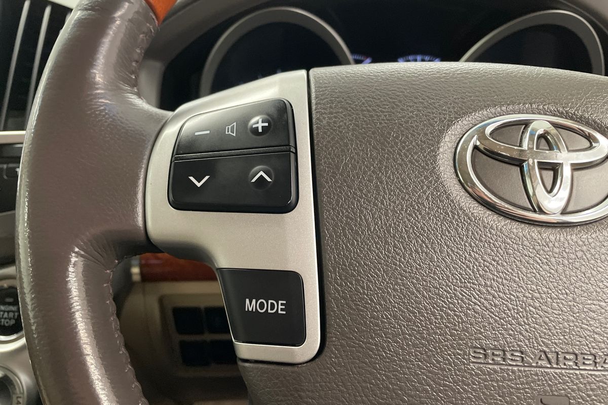2013 Toyota Landcruiser Sahara VDJ200R