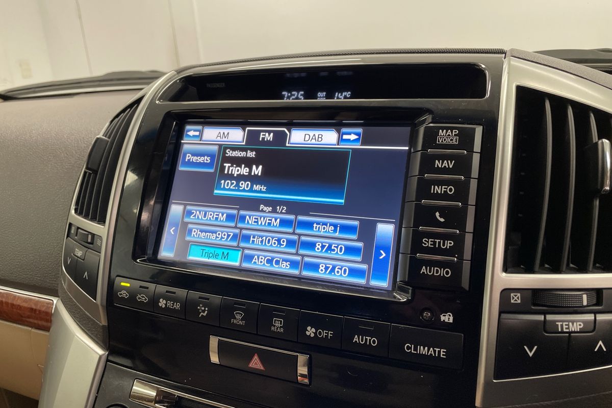 2013 Toyota Landcruiser Sahara VDJ200R