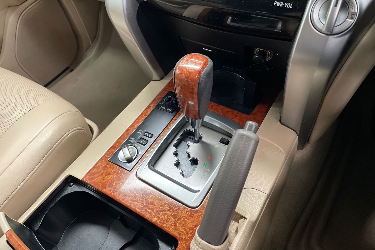 2013 Toyota Landcruiser Sahara VDJ200R