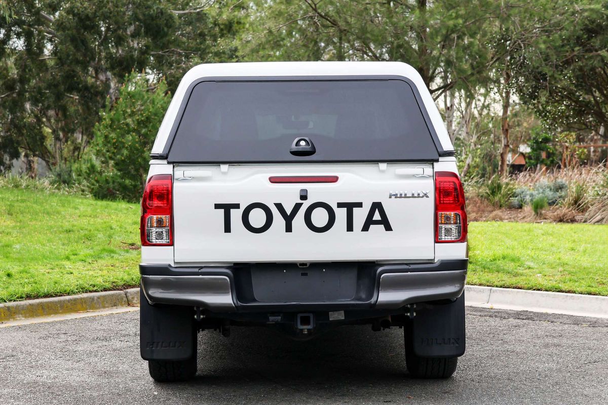2019 Toyota Hilux SR GUN126R 4X4 image 3