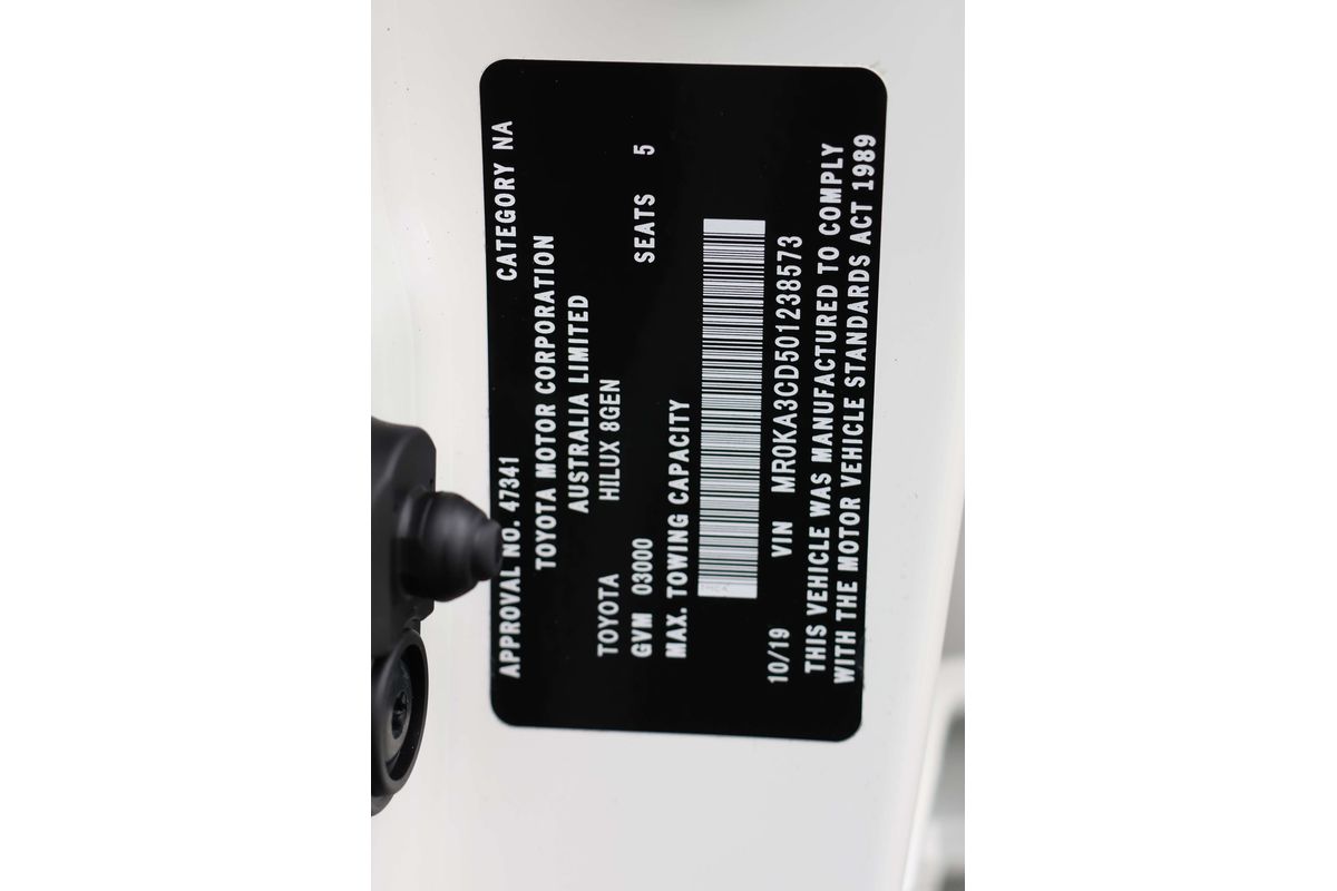 2019 Toyota Hilux SR GUN126R 4X4 image 7