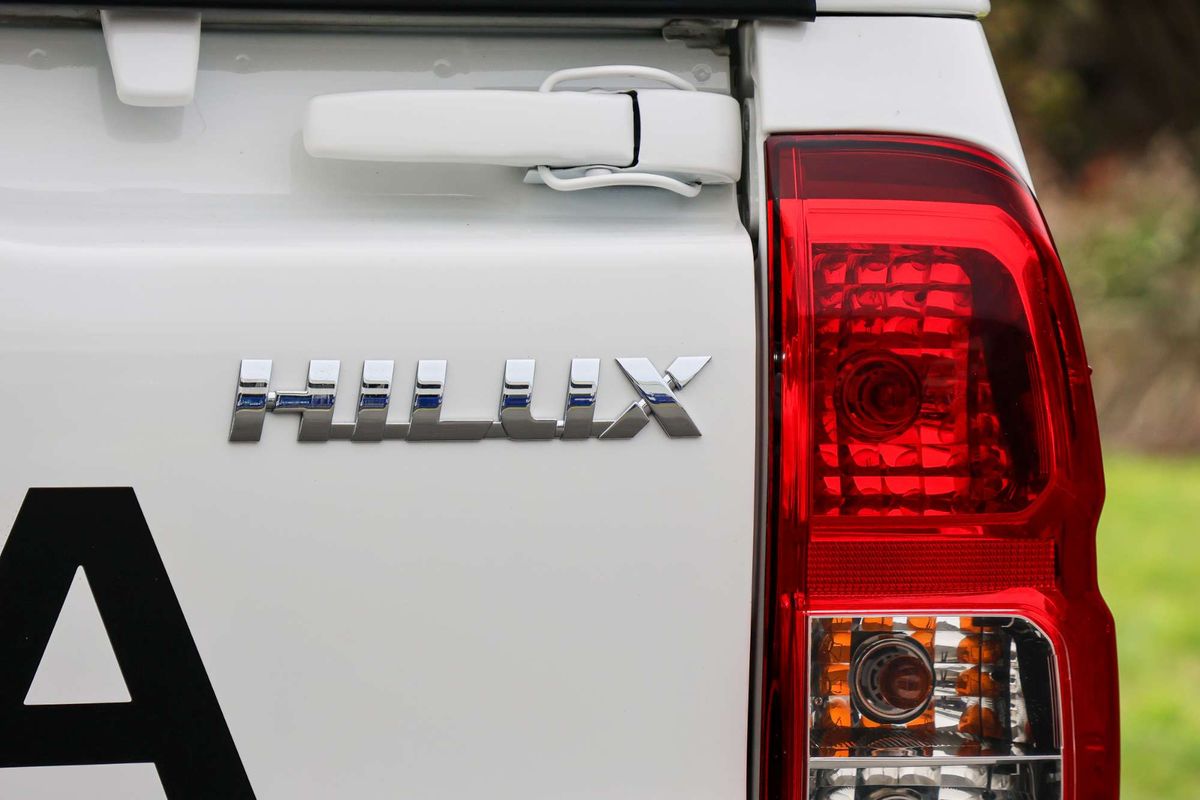 2019 Toyota Hilux SR GUN126R 4X4 image 9